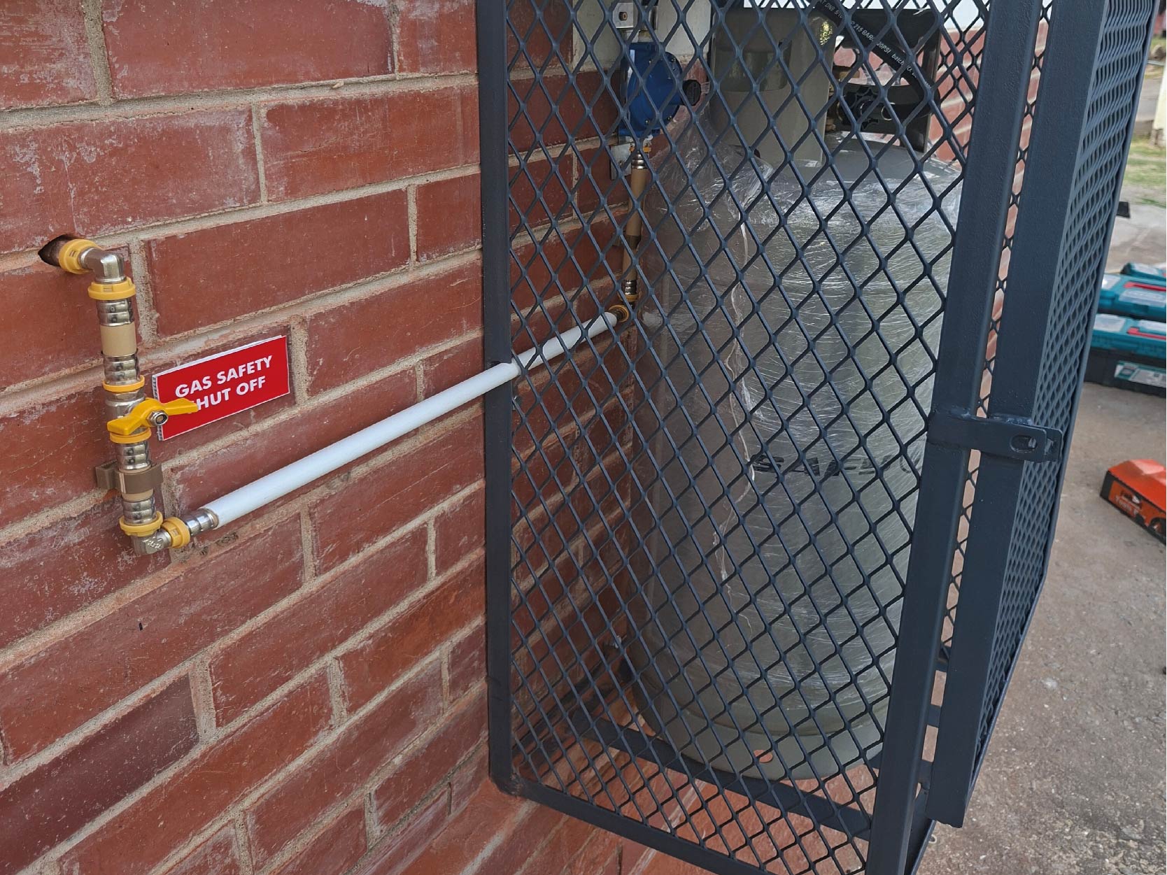 Professional gas line fitting Harare home